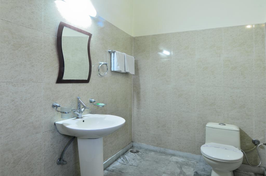Hotel Roopa International Amritsar Dış mekan fotoğraf