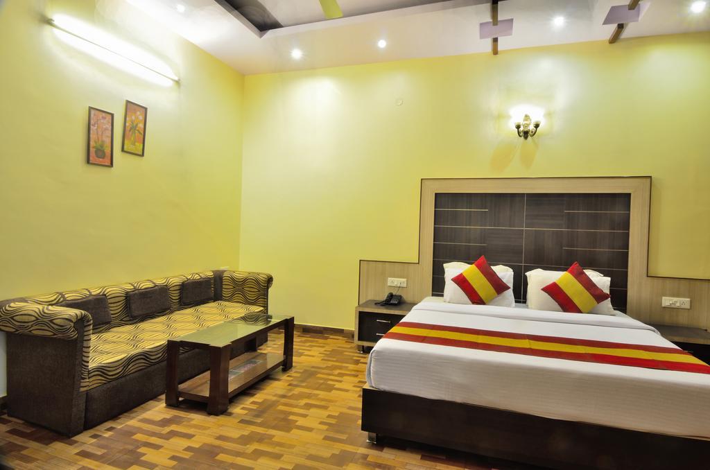 Hotel Roopa International Amritsar Dış mekan fotoğraf